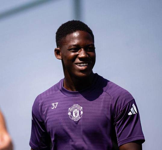 镜报:梅努与阿莫林进行了新一轮会谈 但为了世界杯仍准备1月离队