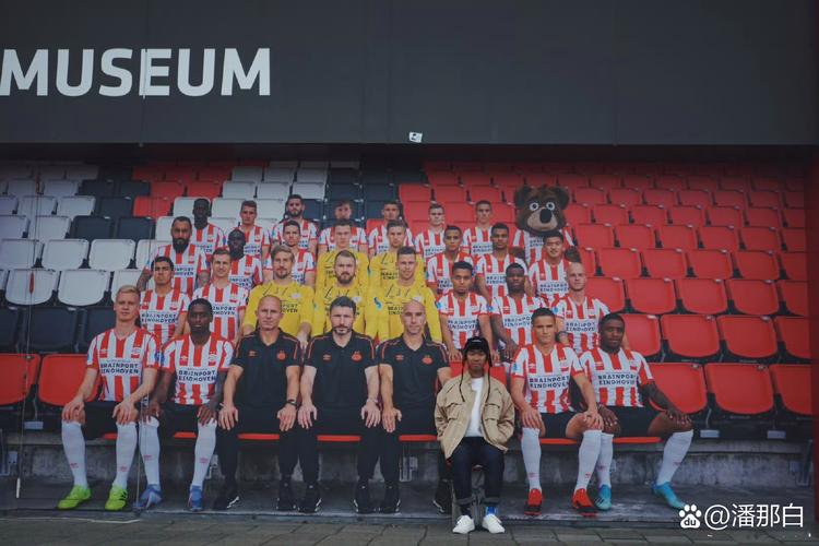 布局未来,每体:德科与16岁潜力新星拉斐尔-贝利尼奥在酒店会面