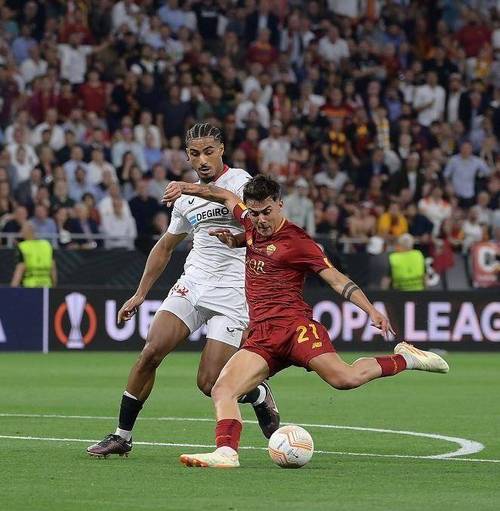 曼奇尼：我一直具备进攻属性，罗马队防守稳固并非只靠后卫