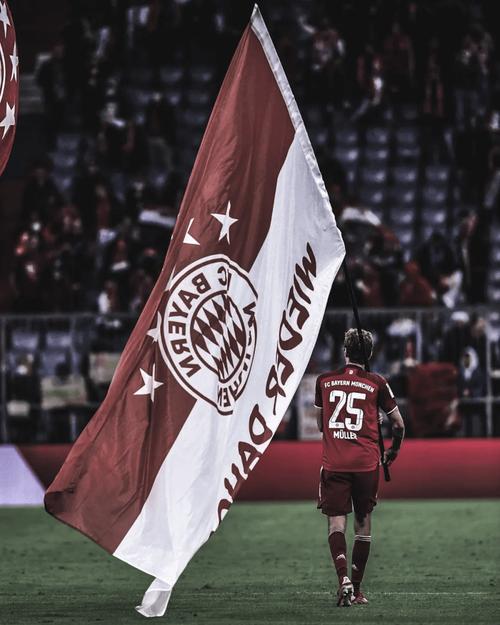 续约停滞！德媒：于帕梅卡诺希望涨薪续约，但拜仁想削减支出