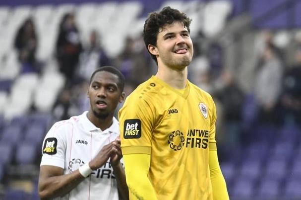 小吧译言家|曼联转会内幕：悲痛欲绝霍伊伦 舍什科开启引援新时代