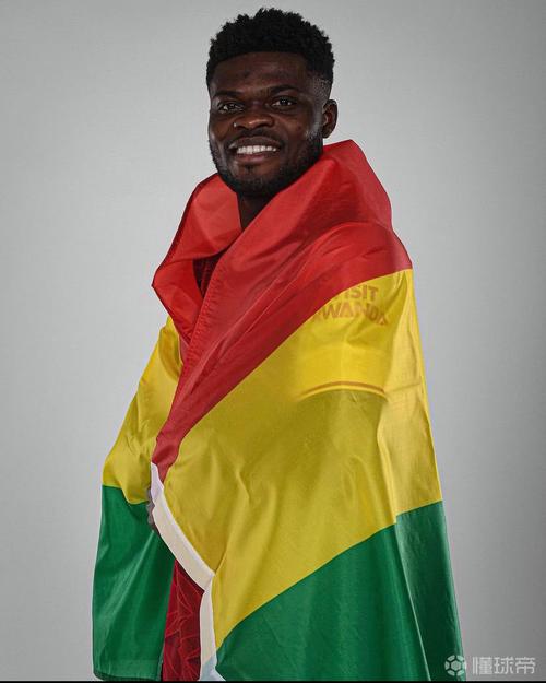 🤯进球网独家：托马斯原计划今天举行婚礼，结果昨天被指控强奸