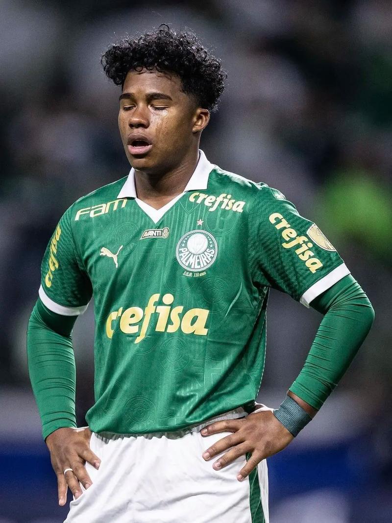 帕尔梅拉斯主帅:我不会忘记极端球迷对我所做的,这让我内心流血