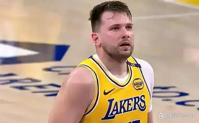 东契奇：有时候必须说一些不想说的话 但这就是成为领袖的一部分