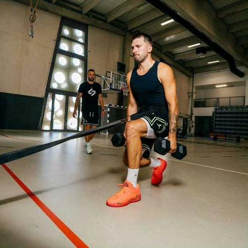 欧媒：东契奇欧锦赛后很快就恢复了训练 身体和心理层面都有提升