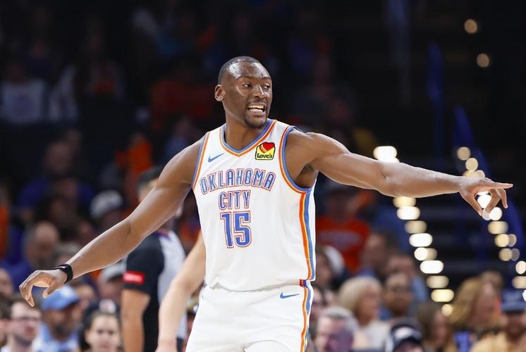 比尔-西蒙斯:快船签下小卡是NBA历史上最具破坏性的操作