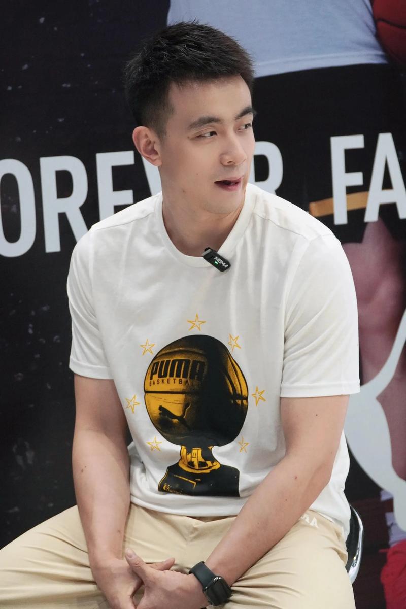 媒体人:赵继伟将接任韩德君成为辽宁男篮新一任球队队长