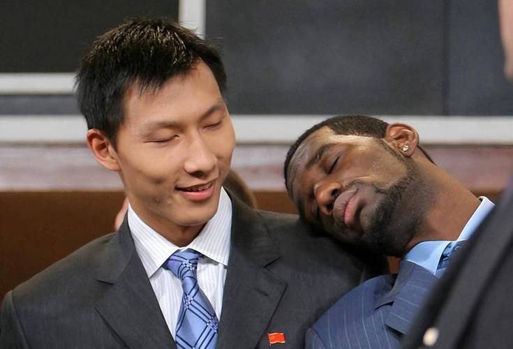 18年前的今天：奥登力压KD成为状元 易建联第6顺位 孙悦第40顺位