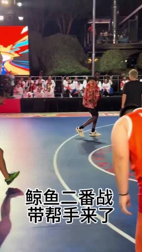 记仇🤣徐静雨和追梦五一挡拆接球上篮被郭艾伦帽翻在地+跨栏