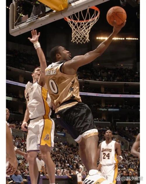 阿里纳斯:如今1号位不再非是传统控卫 阿门的冲击力完全可以胜任