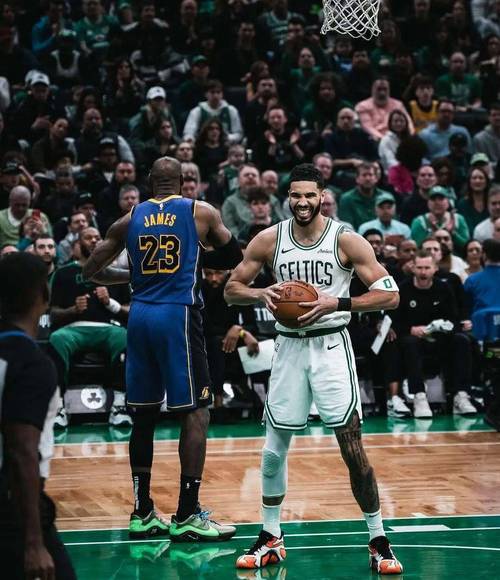 医学博士:个人预测塔图姆最快11月复出 慢的话可能要明年1月