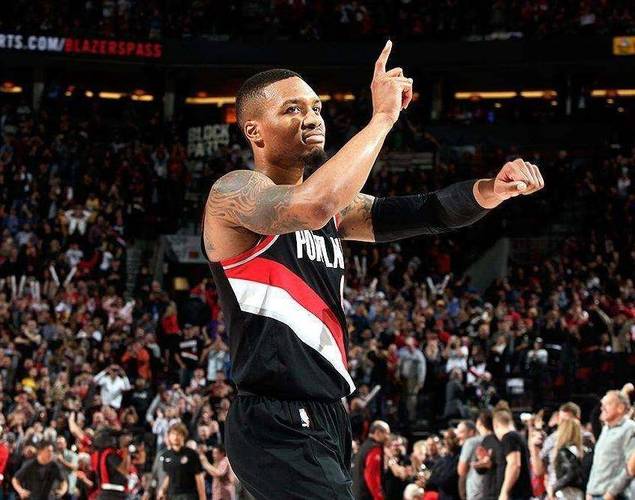 利拉德:作为客队球员来开拓者主场时 我找不着客队更衣室