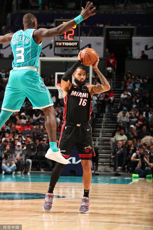 热火自媒体:热火仍在积极兜售罗齐尔 罗齐尔+次轮换武器堪称双赢