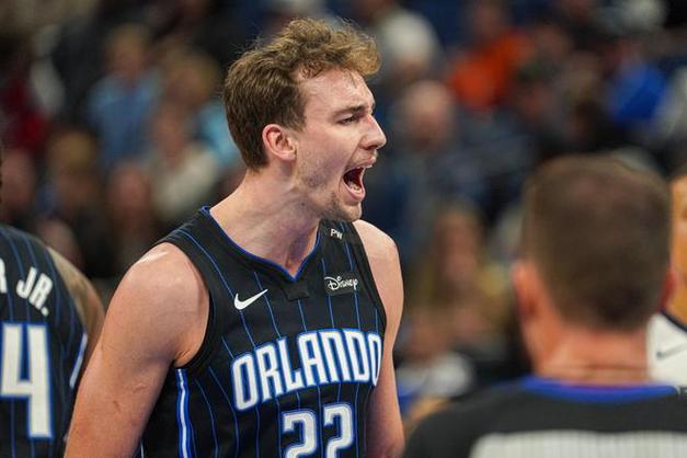 新赛季小前排名:詹杜不老传奇 小卡第5 巴特勒第8 弗拉格进前20