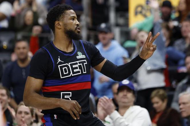 巴爷:现在NBA各队都主打外线进攻 但不定哪天大个子的时代会回来