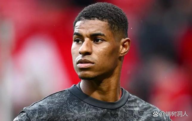 曼联新青训主管托皮观看U21梯队比赛，曼联2-1击败毕巴梯队