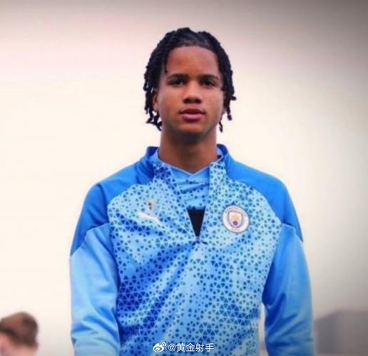 邮报：工作人员称赞曼城小将穆卡萨看起来就像一线队球员