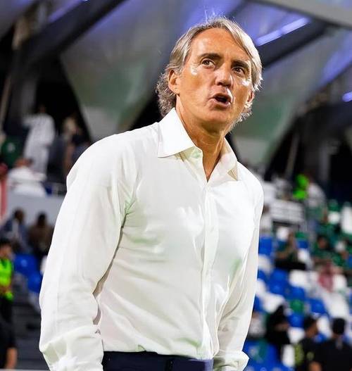 19球！曼奇尼成为罗马队史进球第三多的后卫，帕努奇居首