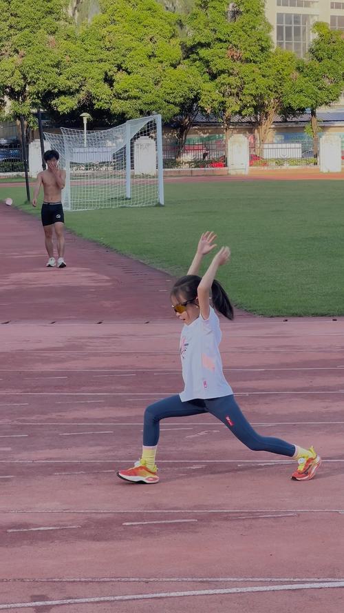 汗水挥洒在午后的训练场🏃‍