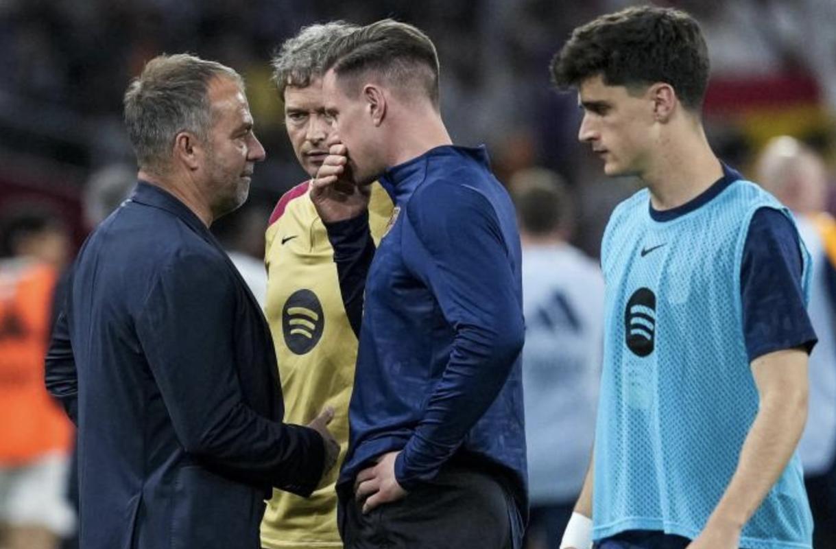 世体：弗里克要求加快节奏和逼抢 德容登场盘活全队并解放佩德里