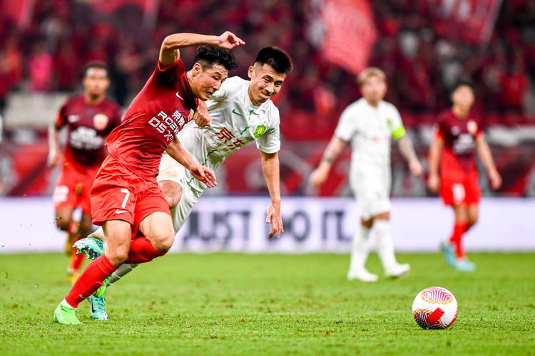 无人看好却争气！海港连失奥斯卡巴尔加斯+武磊报销，现2分领跑