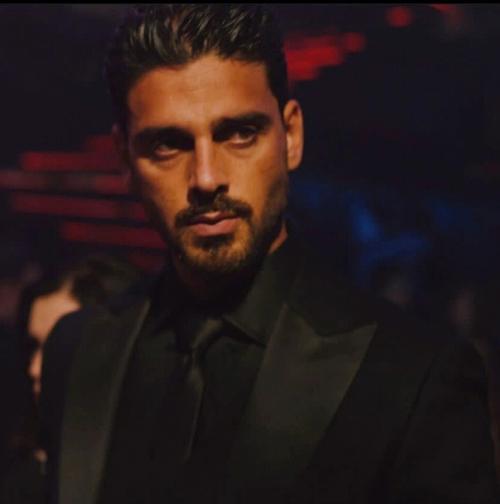 贝纳蒂亚:阿莱格里曾承诺博努奇回归后我能出场,5场后我零出场