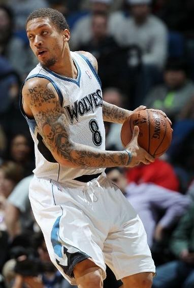 迈克尔比斯利:凯文乐福森林狼时期就是个猛兽经常砍下30+20