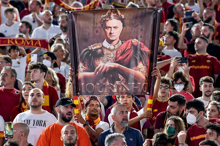 克拉滕伯格:有一次穆里尼奥和我吵架,我朝他扔了一只鞋