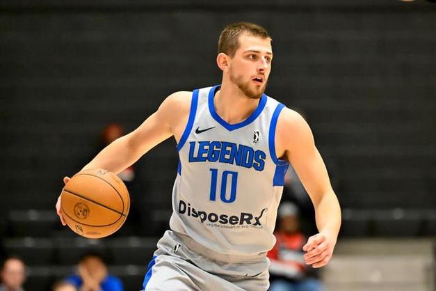 国王签下前掘金二队锋线新星,夏联他在独行侠的表现很不理想