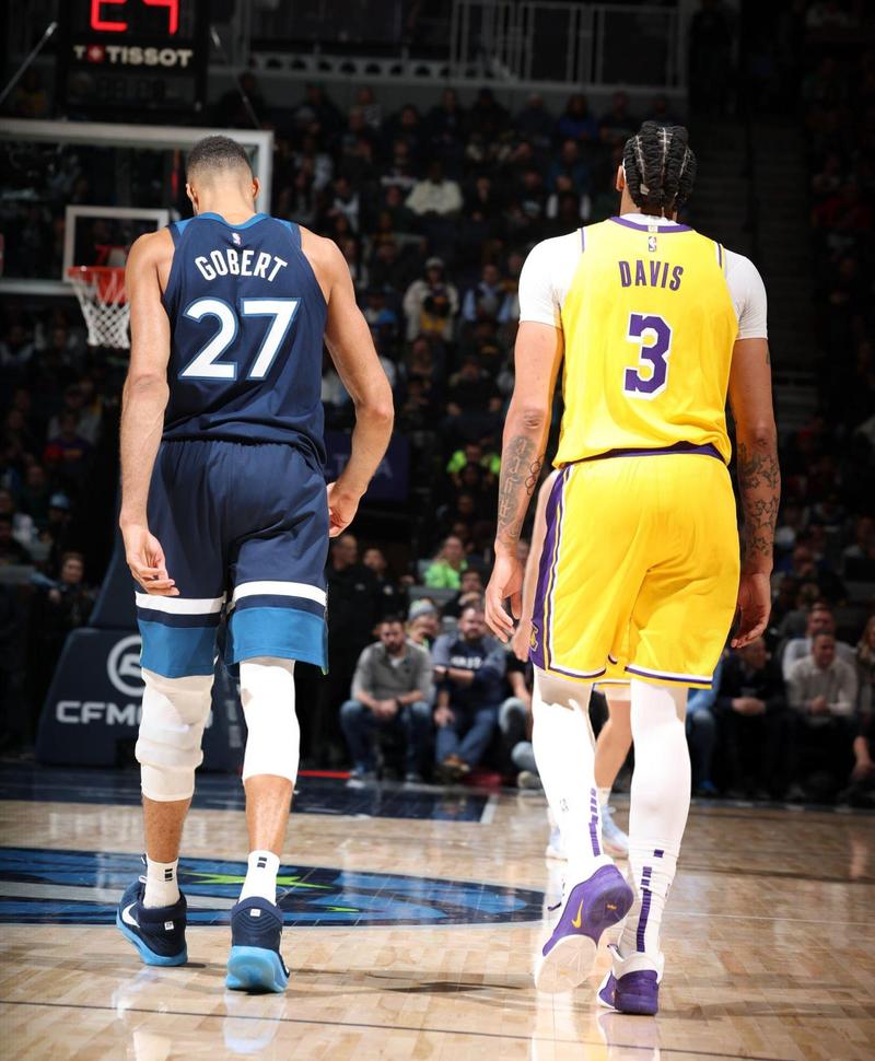 湖人续约雷迪克,明确战术方向!詹姆斯未来仍存变数