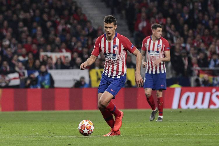 瓜帅:多库的临场决策愈发成熟罗德里告诉我他未达到上场条件