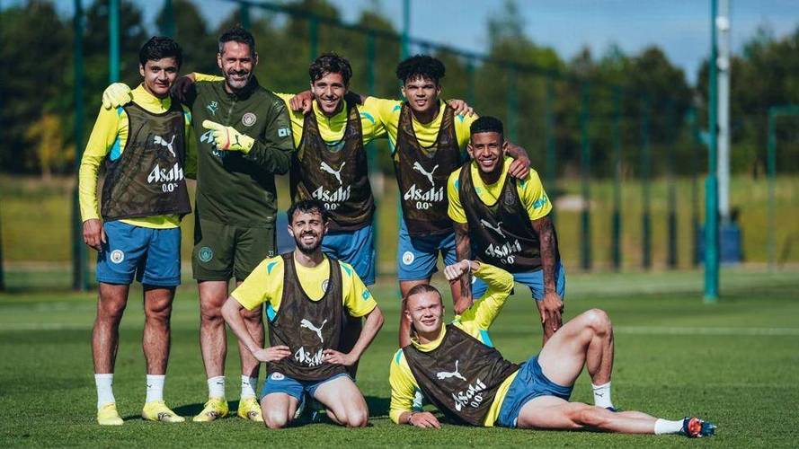 记者：努内斯将会首发出战伯恩利，科瓦西奇也随队来到球场