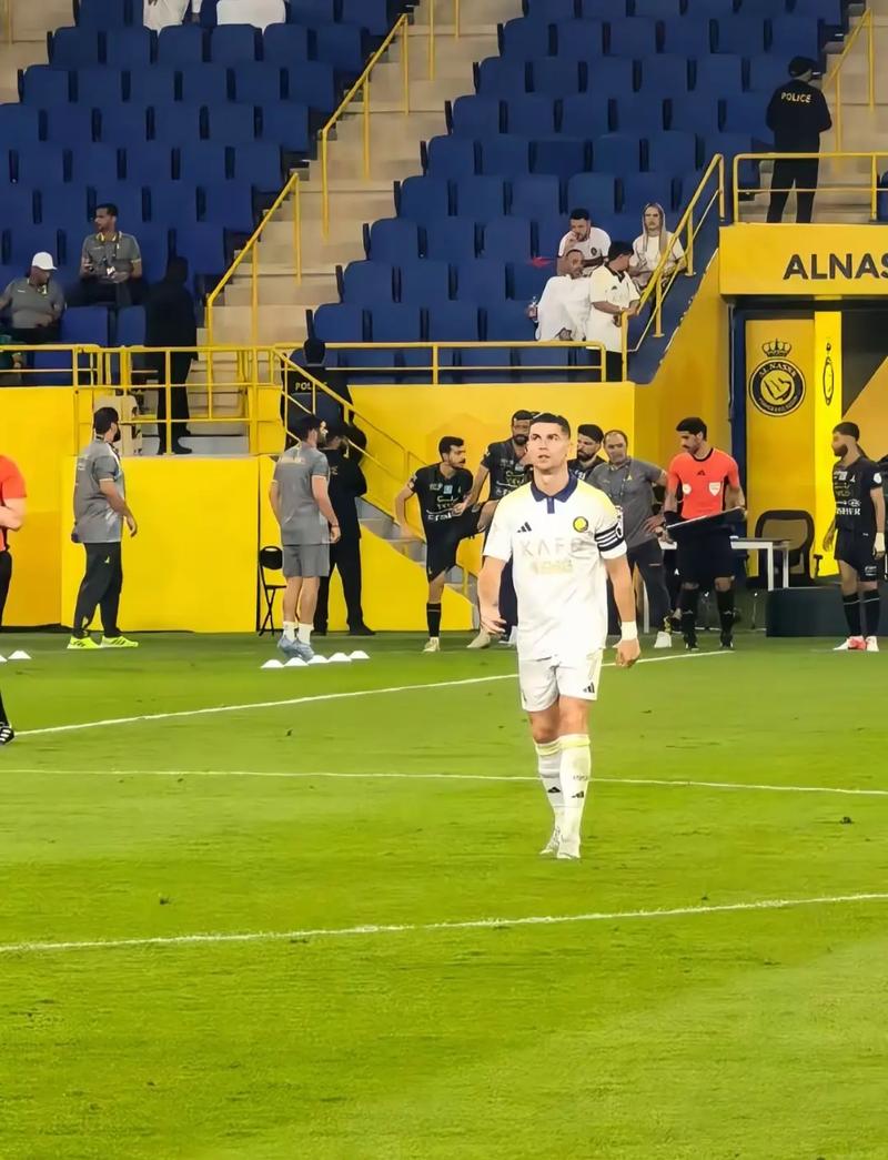 舍什科在英超上半场4次射正,上次有曼联球员做到还是C罗