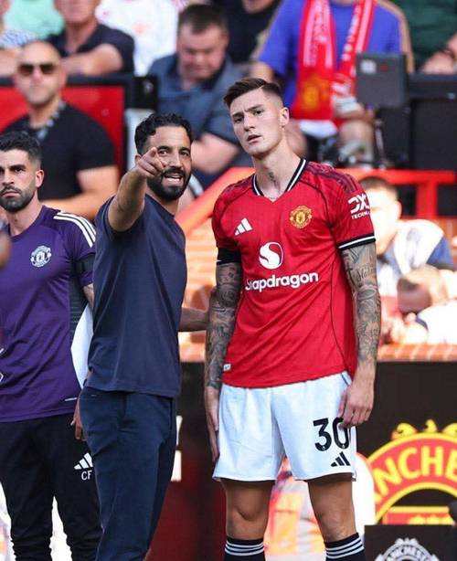 谢什科迎来曼联生涯首球,打破加盟红魔后6场球荒