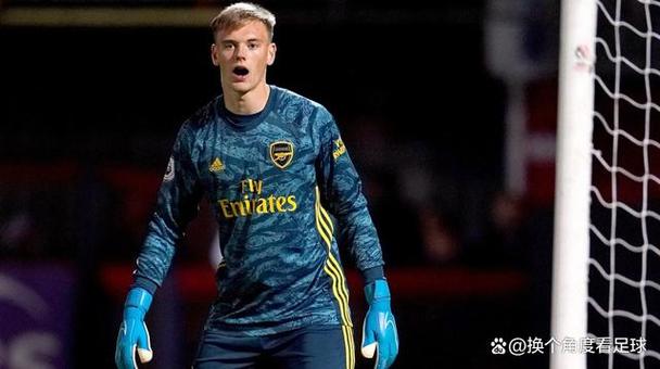表现出色!对阵拜仁,阿森纳外租门将卡尔海因贡献8次扑救