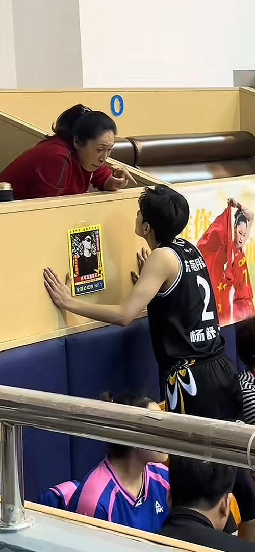 郑薇:我们的防守把日本队的得分压到赛会最低 大家做得非常好