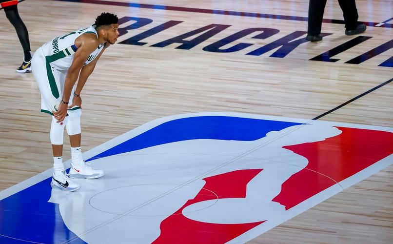 字母哥妻子自曝遭严重产后抑郁：一度坚信身患绝症 深陷黑暗漩涡