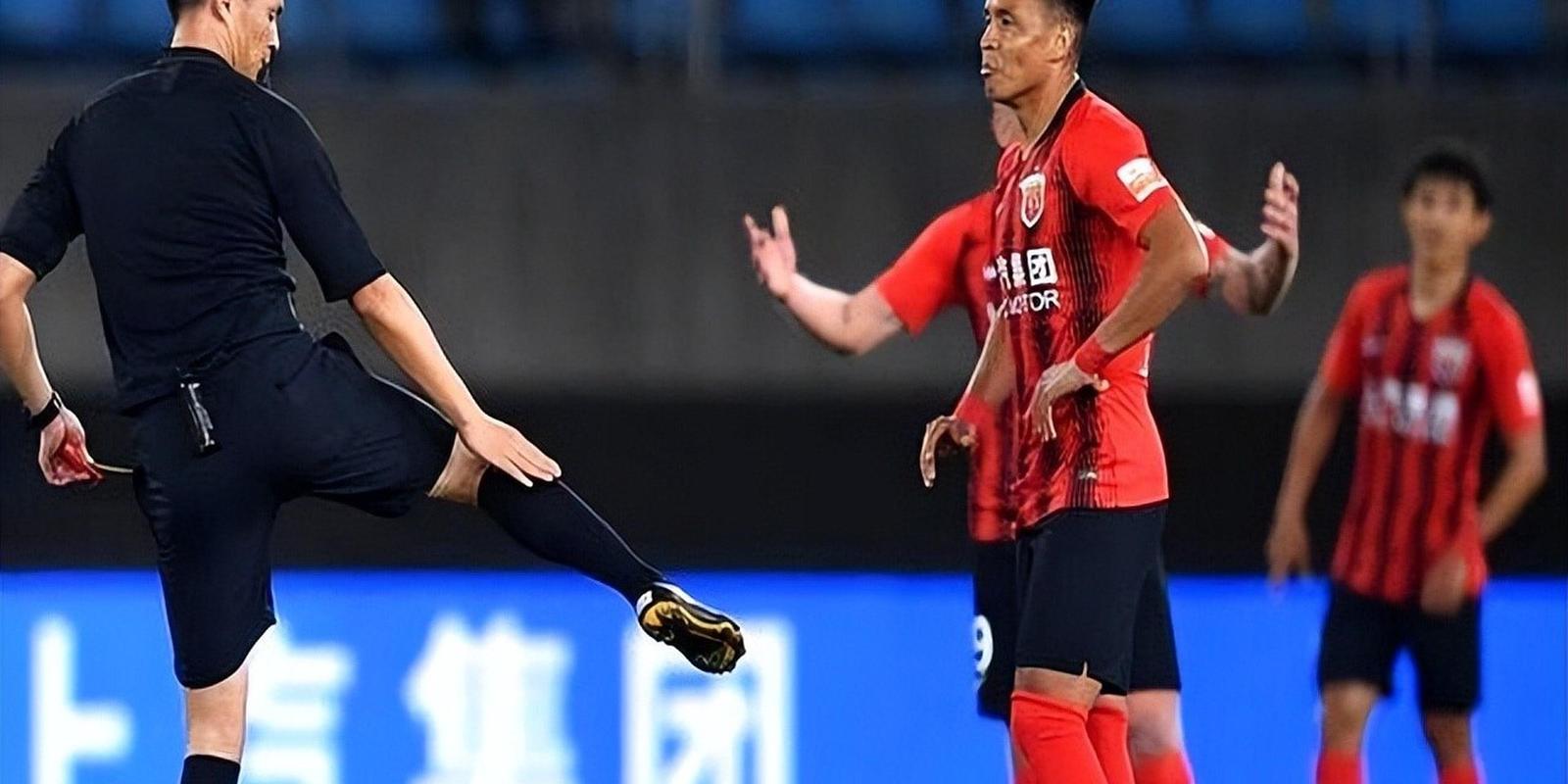 东体:海港六名外援出征亚冠客场,蒋光太、李帅因伤缺席