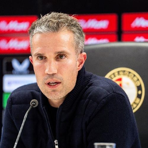 范帅！42岁范佩西带费耶诺德开局7轮6胜1平，不败战绩领跑荷甲