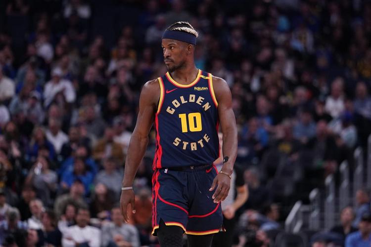 勇记:你曾与球队新援霍福德交手过多次……巴特勒:霍福德是谁?