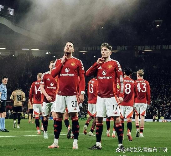 记者:若收到曼联邀请格拉斯纳会毫不犹豫接受,后者也踢三后卫