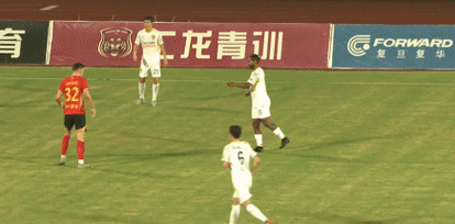 开球闷人染红！官方：柏佳骏禁赛3场，嘉定汇龙队务骂裁判禁赛6场