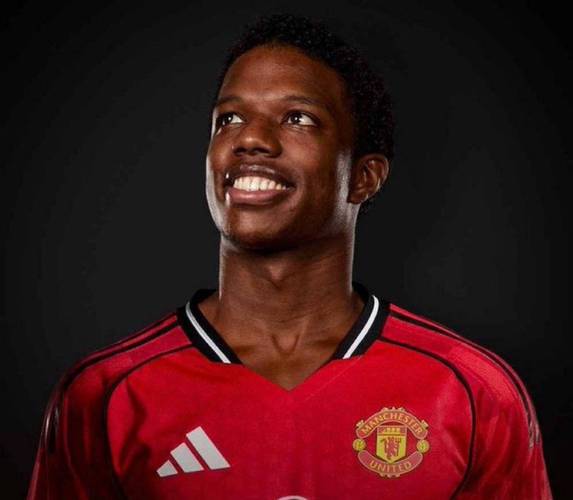 记者:马拉西亚今日将会随曼联一线队一起训练