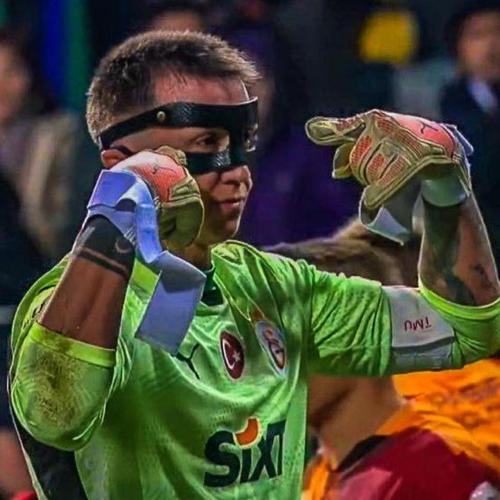 奥斯梅恩:虽然我被评为最佳,但这场胜利属于加拉塔萨雷每一个人