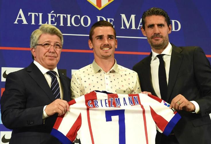 格列兹曼达成马竞生涯200球里程碑,马竞官推晒海报:传奇!