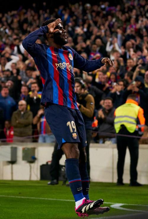 那不勒斯市长：米兰卖了圣西罗，我们也可以卖，但得有合适方案