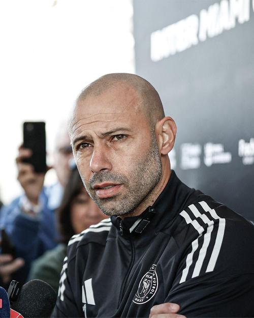 马斯切拉诺谈迈阿密3-5输球:责任在我,中场时我请求球员们原谅