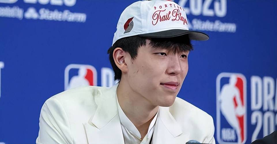 比卢普斯：今天训练中杨瀚森篮板抢得不错 一定要做好篮下保护