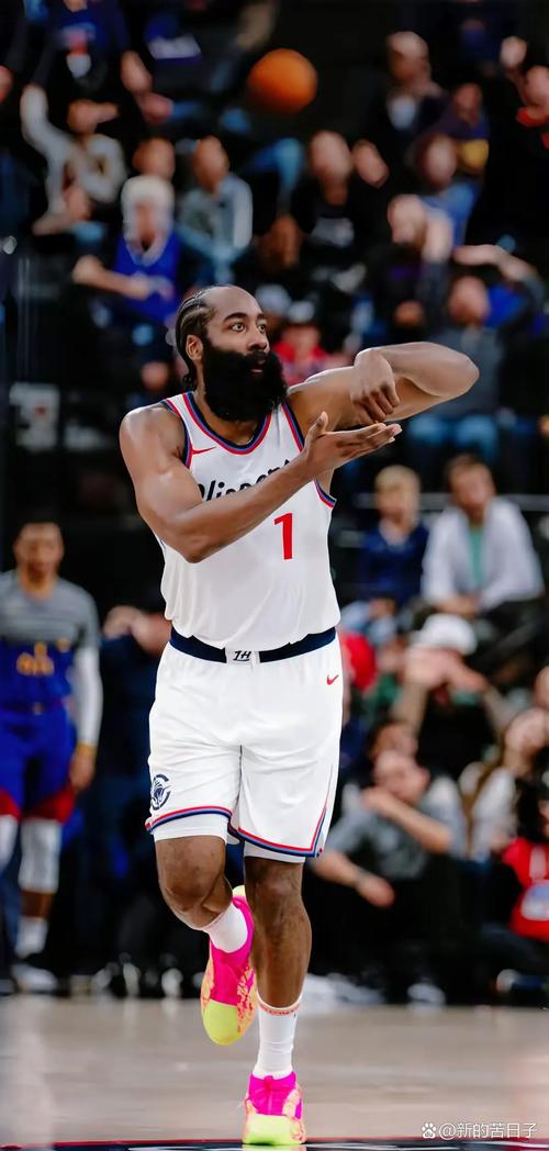 卢：上赛季最后几周哈登已经筋疲力尽了 这是我们的错！