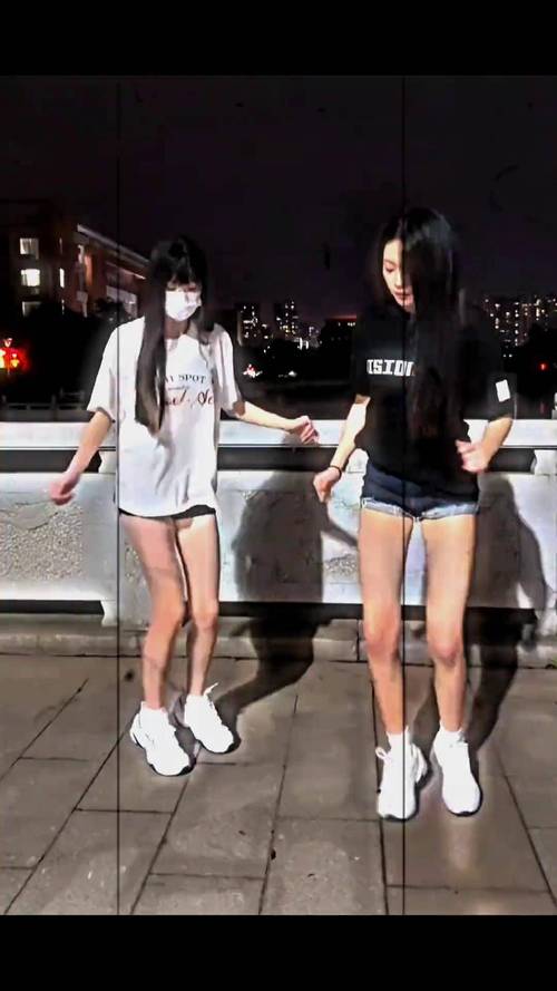 这个漂亮!杜兰特连线美女记者 邀请其看比赛&赛后一起吃点小烧烤